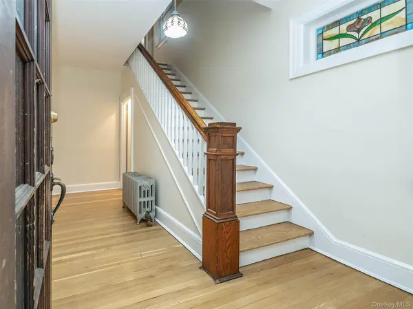 5 Titus RD #2, Glen Cove, NY 11542