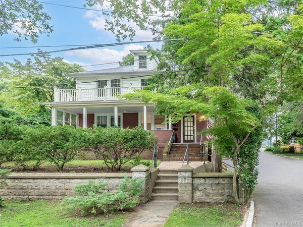 5 Titus RD #2, Glen Cove, NY 11542