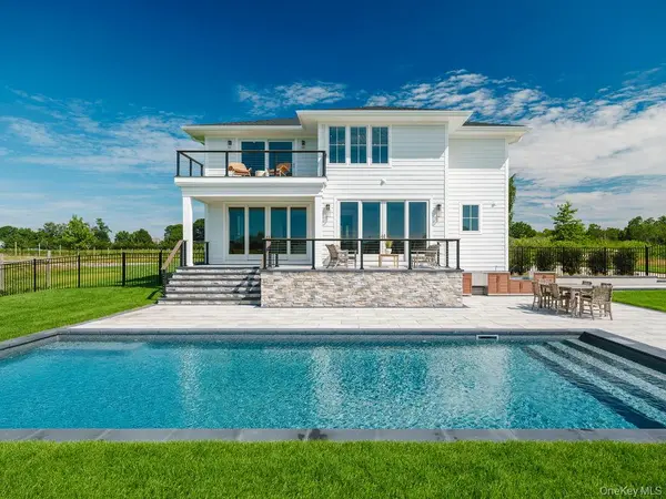 1135 Wildberry LN, Southold, NY 11971