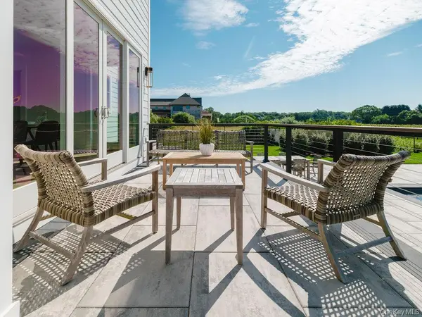 1135 Wildberry LN, Southold, NY 11971