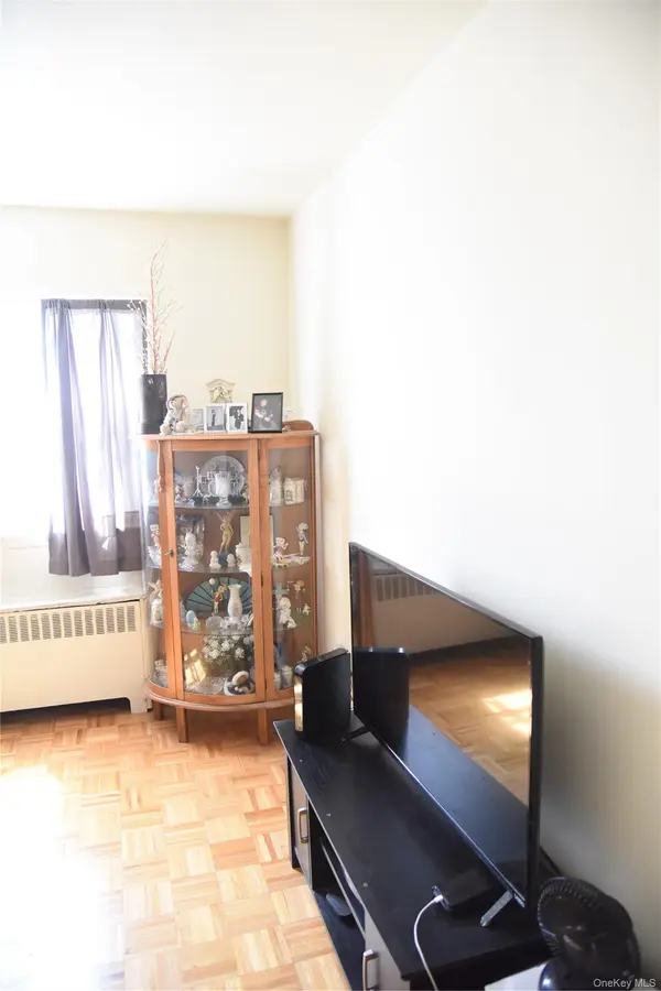 3236 Radio DR, Bronx, NY 10465