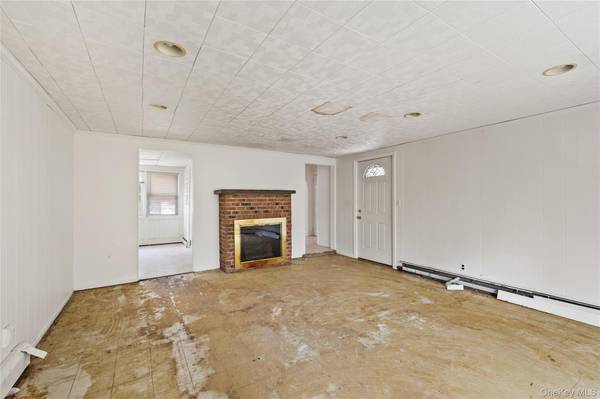 14 Marlan CT, Sea Cliff, NY 11579