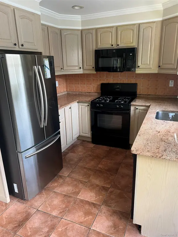 548 S 9th AVE #2, Mount Vernon, NY 10550