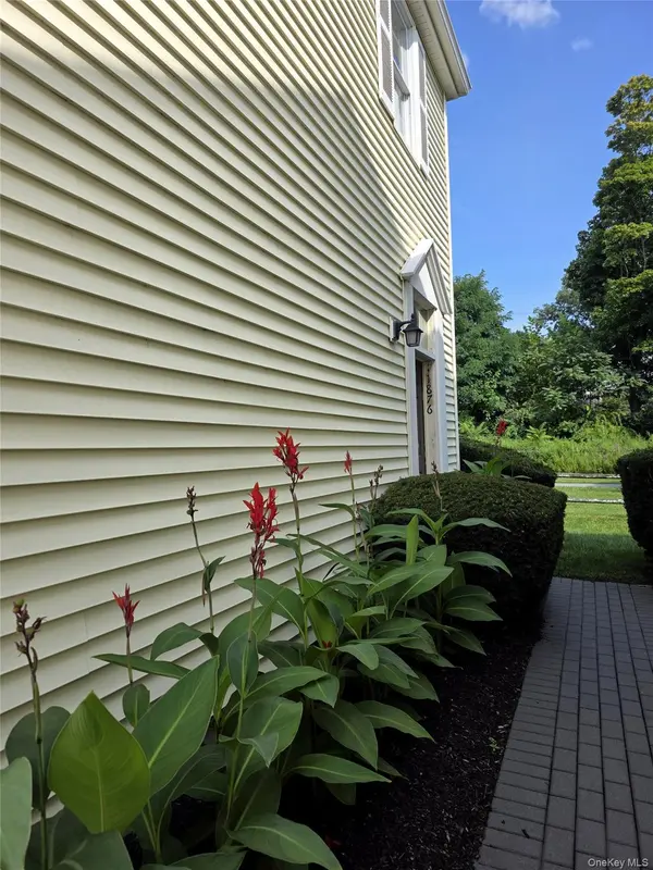 1876 Commerce ST, Yorktown Heights, NY 10598