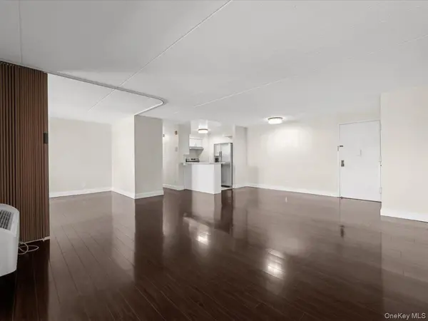 31 Casino #3J, Freeport, NY 11520