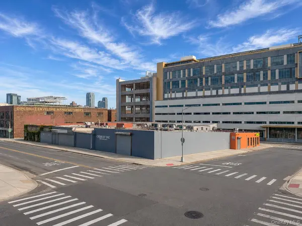 23-01 Borden AVE, Long Island City, NY 11101