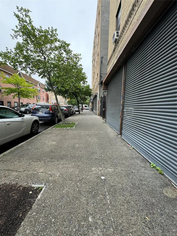 1105 College AVE #Stores  1 - 2, Bronx, NY 10456