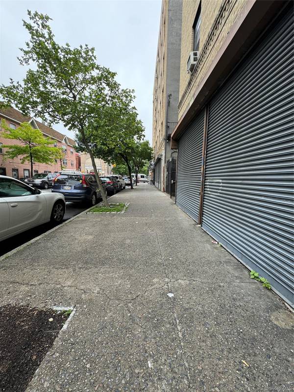1105 College AVE #Store 3 -4, Bronx, NY 10456