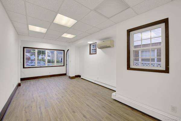 54 Surrey LN, Hempstead, NY 11550
