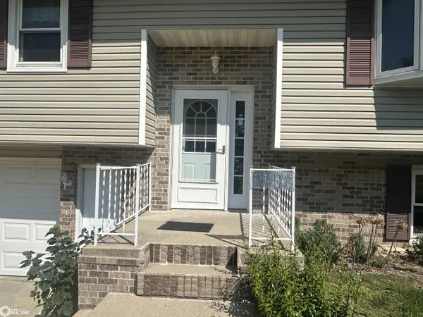 2406 Sunset DR, Iowa Falls, IA 50126