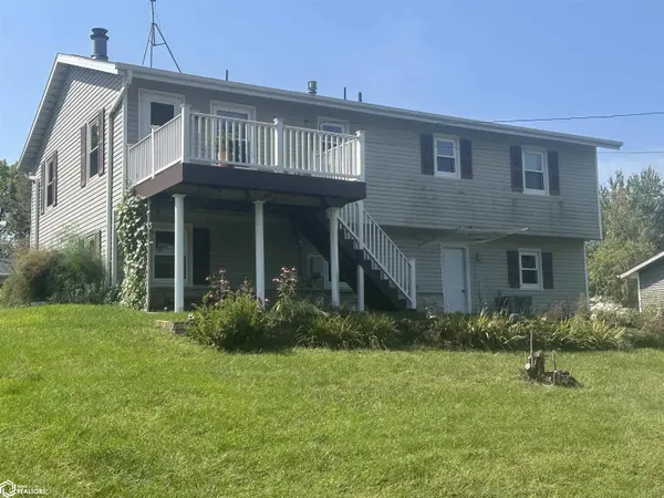 2406 Sunset DR, Iowa Falls, IA 50126