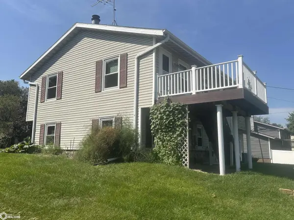 2406 Sunset DR, Iowa Falls, IA 50126
