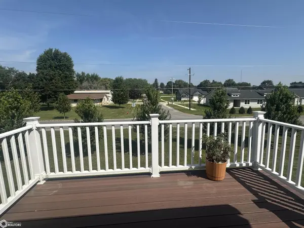 2406 Sunset DR, Iowa Falls, IA 50126