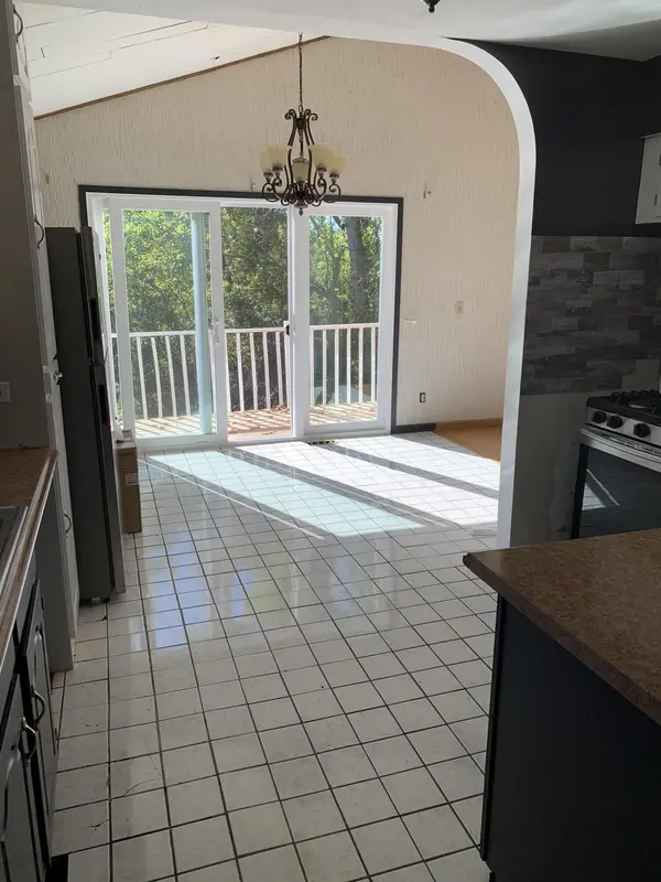 48 E Division RD, Valparaiso, IN 46383