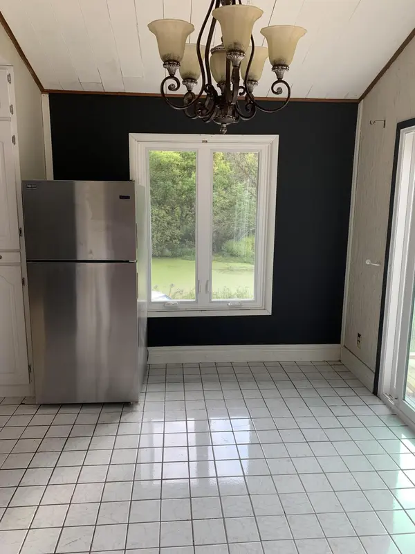 48 E Division RD, Valparaiso, IN 46383