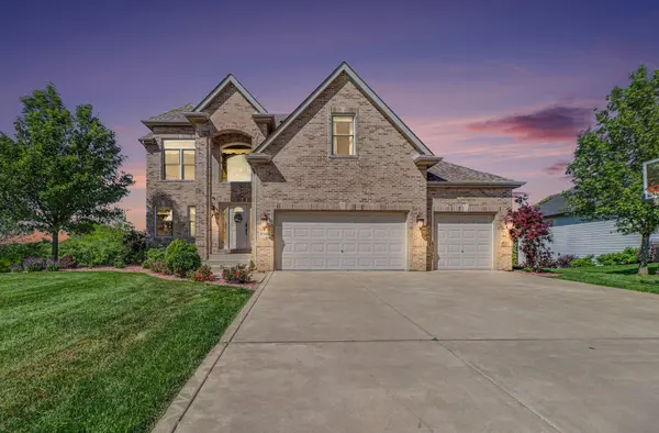 8940 Doubletree DR, Winfield, IN 46307