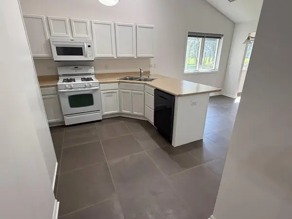 6418 Grosbeak Court, Hobart, IN 46342