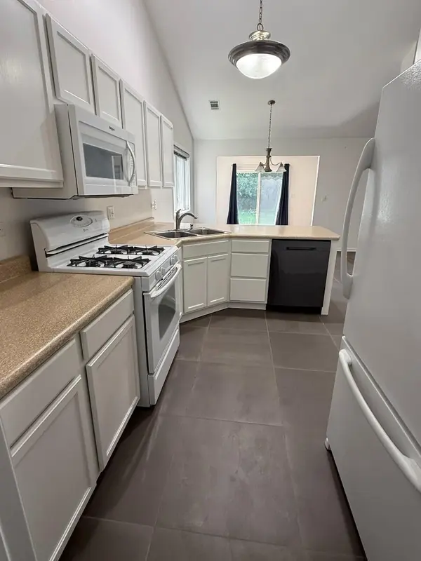6418 Grosbeak Court, Hobart, IN 46342