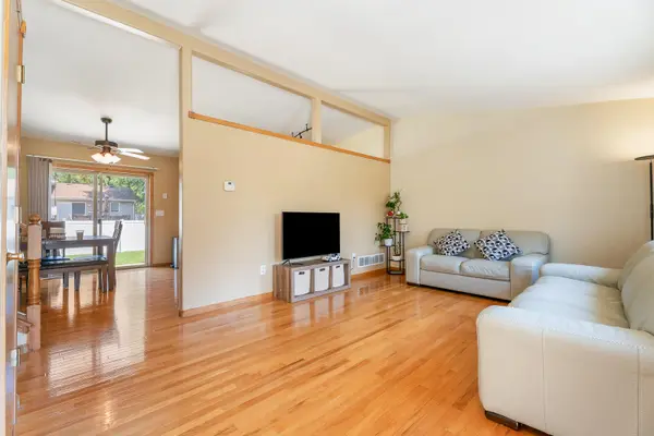 2994 Barberry DR, Hobart, IN 46342