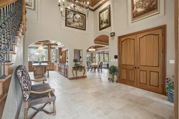 8315 Meadow LN, St. John, IN 46373