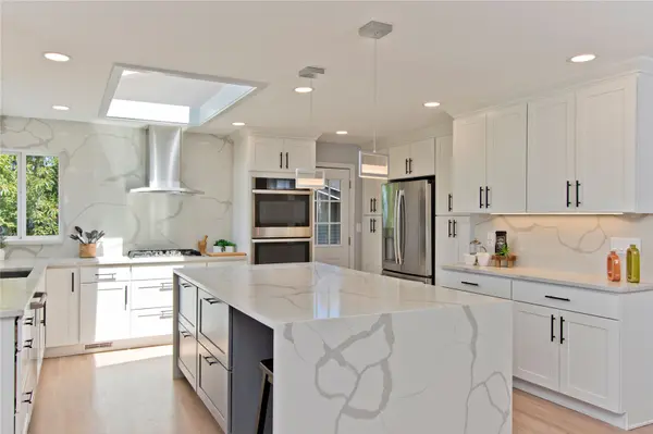 4935 116th PL SE, Bellevue, WA 98006