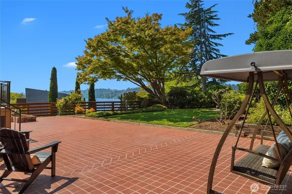 5919 77th AVE SE, Mercer Island, WA 98040