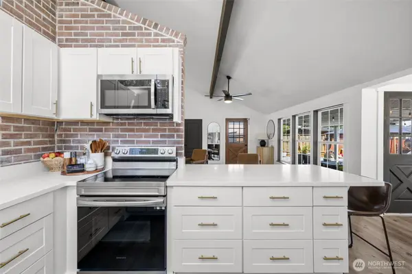 284 S 2nd ST, Buckley, WA 98321