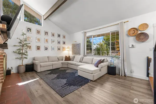 284 S 2nd ST, Buckley, WA 98321