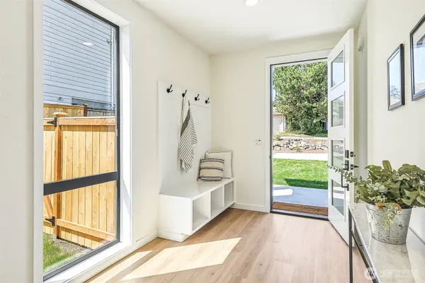 3626 191st PL SW #B, Lynnwood, WA 98036