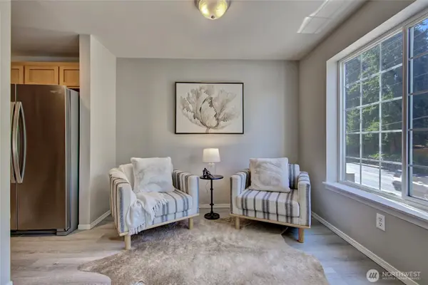 23317 Edmonds WAY #4, Edmonds, WA 98026