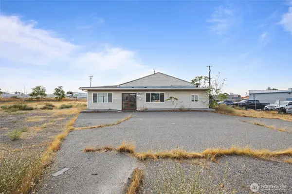 209 N Washington ST, Kennewick, WA 99336