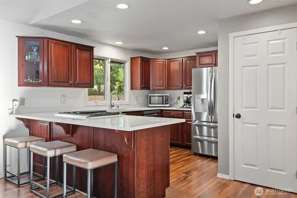 6009 190th AVE E, Lake Tapps, WA 98391