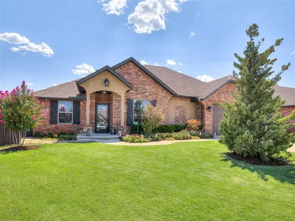 534 W Chickasaw Court WAY, Mustang, OK 73064