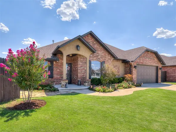 534 W Chickasaw Court WAY, Mustang, OK 73064
