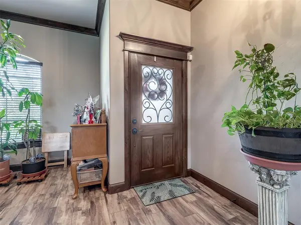 534 W Chickasaw Court WAY, Mustang, OK 73064