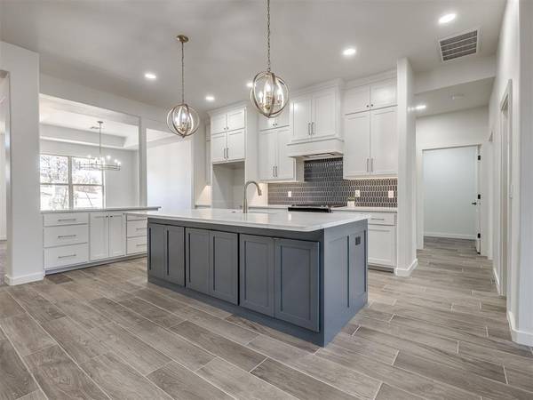 10924 Sandstone Ridge WAY, Guthrie, OK 73044