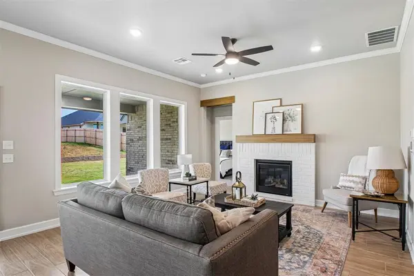 4817 Sundowner LN, Edmond, OK 73034