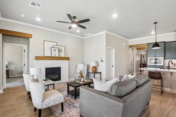 4817 Indigo LN, Edmond, OK 73034