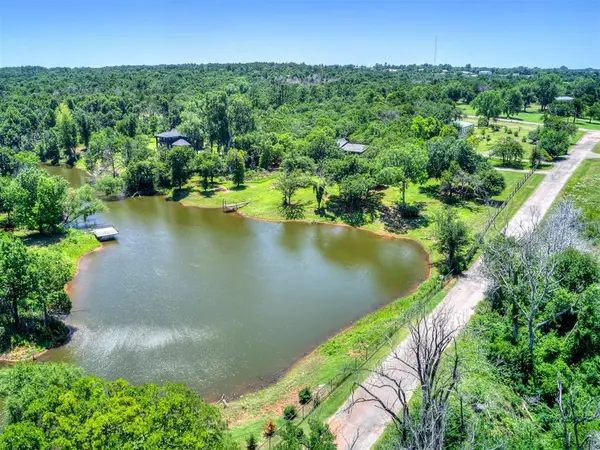 2101 E Lakewood DR, Guthrie, OK 73044