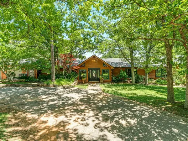 2101 E Lakewood DR, Guthrie, OK 73044
