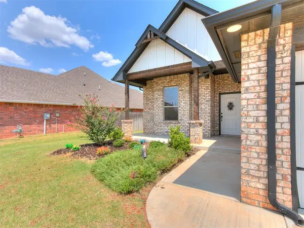 14004 Kamber DR, Yukon, OK 73099