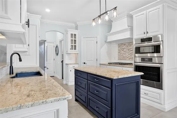 800 Tacoma Bridge CT, Edmond, OK 73034