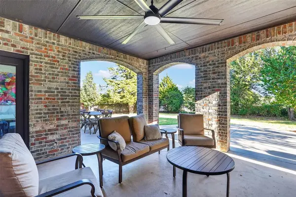 800 Tacoma Bridge CT, Edmond, OK 73034