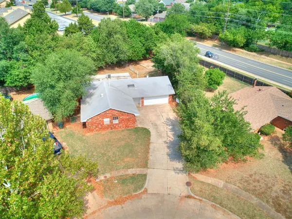 1217 Washington ST, Edmond, OK 73034