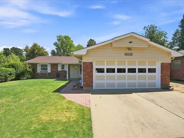 8212 NW 33rd ST, Bethany, OK 73008