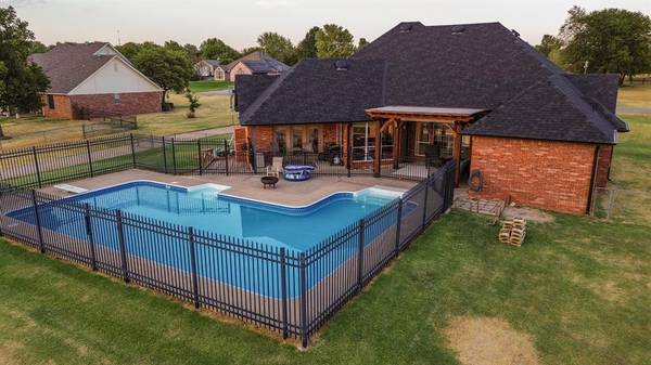 1329 S Southersby DR, Mustang, OK 73064