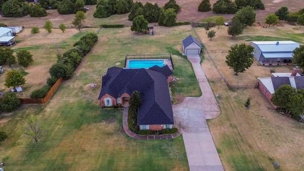 1329 S Southersby DR, Mustang, OK 73064