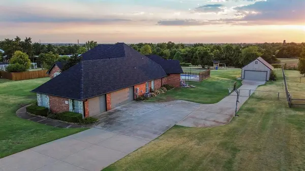 1329 S Southersby DR, Mustang, OK 73064