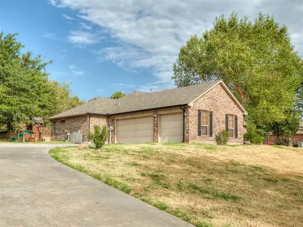 7225 Morning Song DR, Oklahoma City, OK 73150