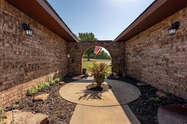 108159 56 HWY, Okemah, OK 74859